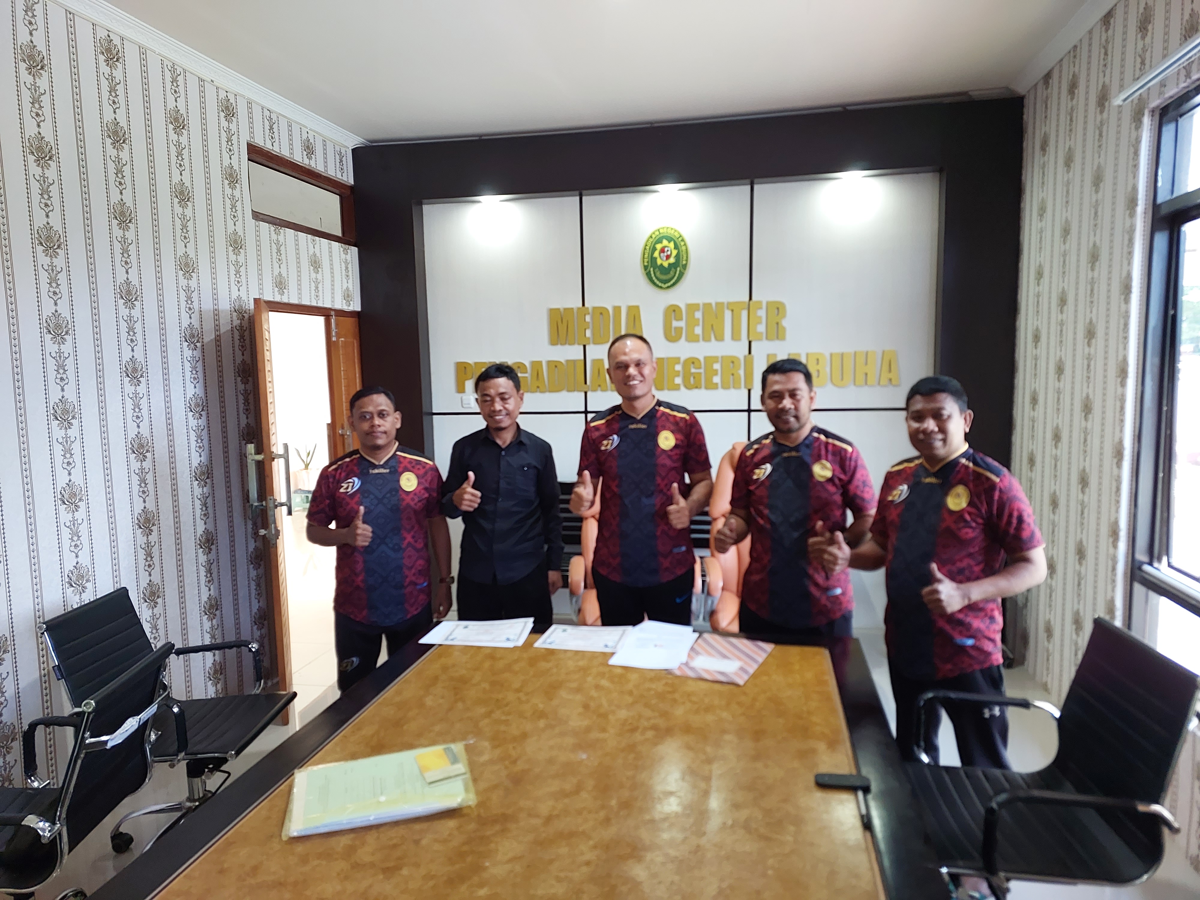 Penandatanganan MOU Antara Pengadilan Negeri Labuha dengan Yayasan Bantuan Hukum Trust Maluku Utara