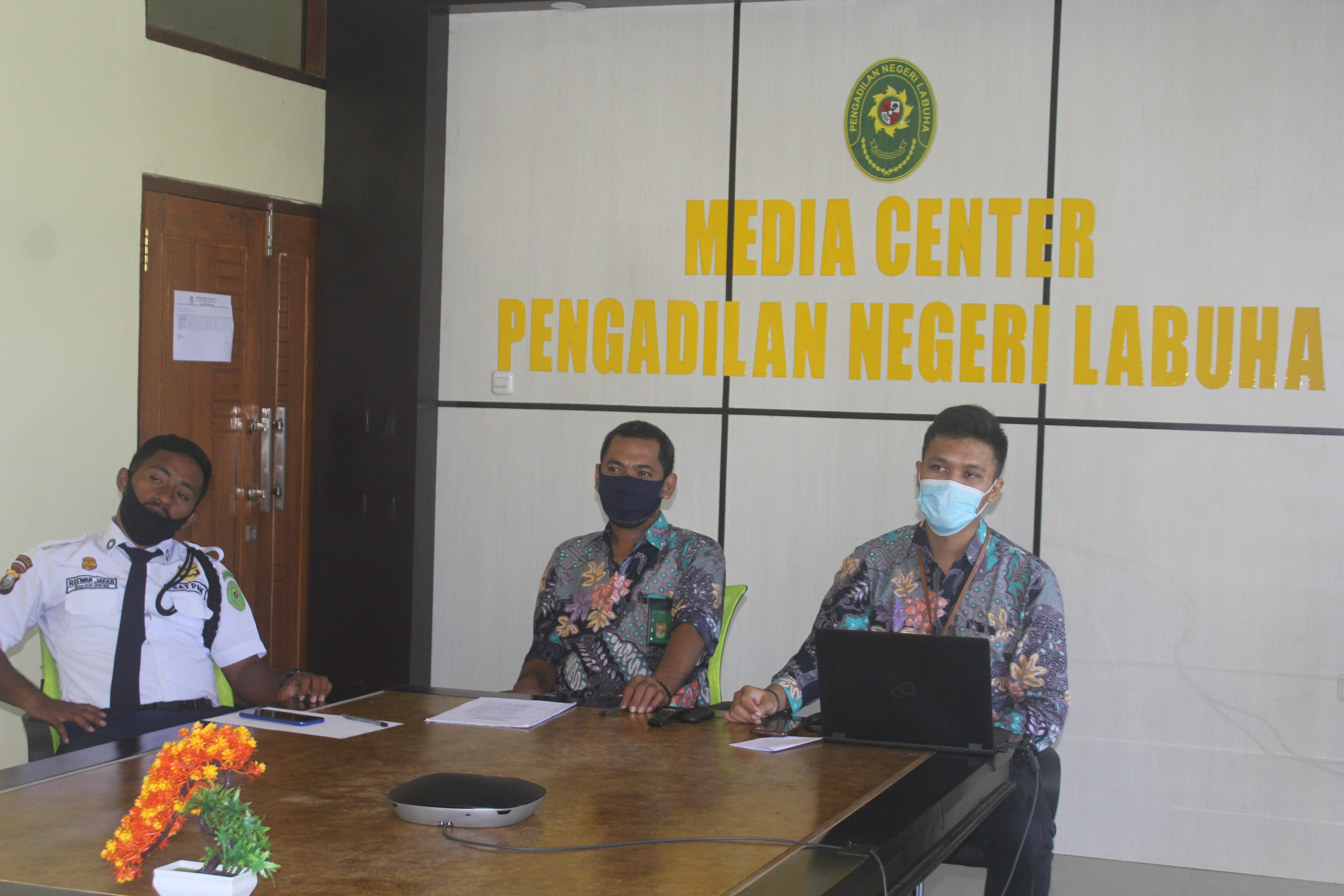 Sosialisasi Pelayanan Prima Secara Virtual Bagi Petugas PTSP PN Labuha