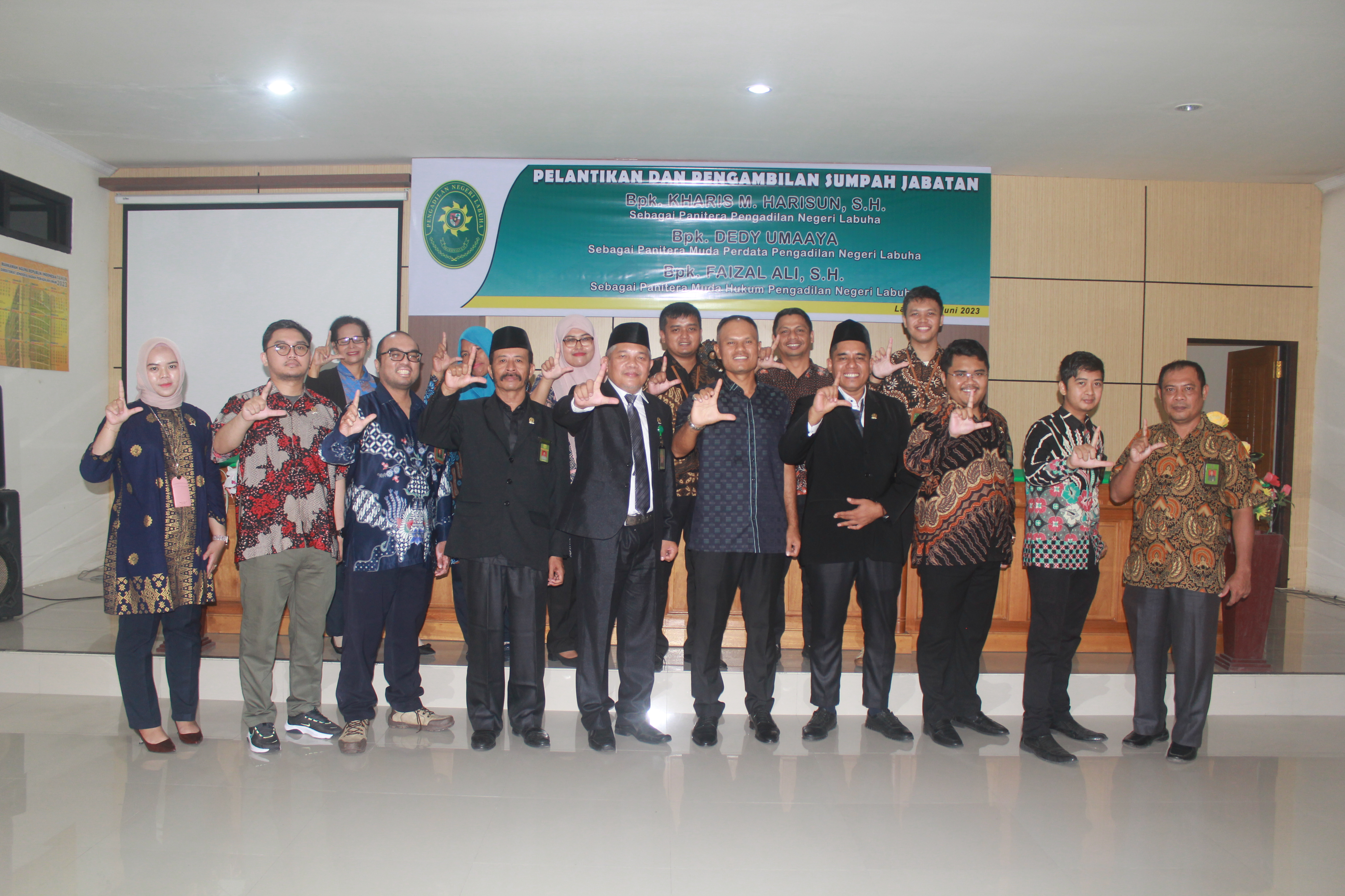 Pelantikan dan Pengambilan Sumpah Jabatan Paniter, Panitera Muda Perdata, Panitera Muda Hukum Di Pengadilan Negeri Labuha