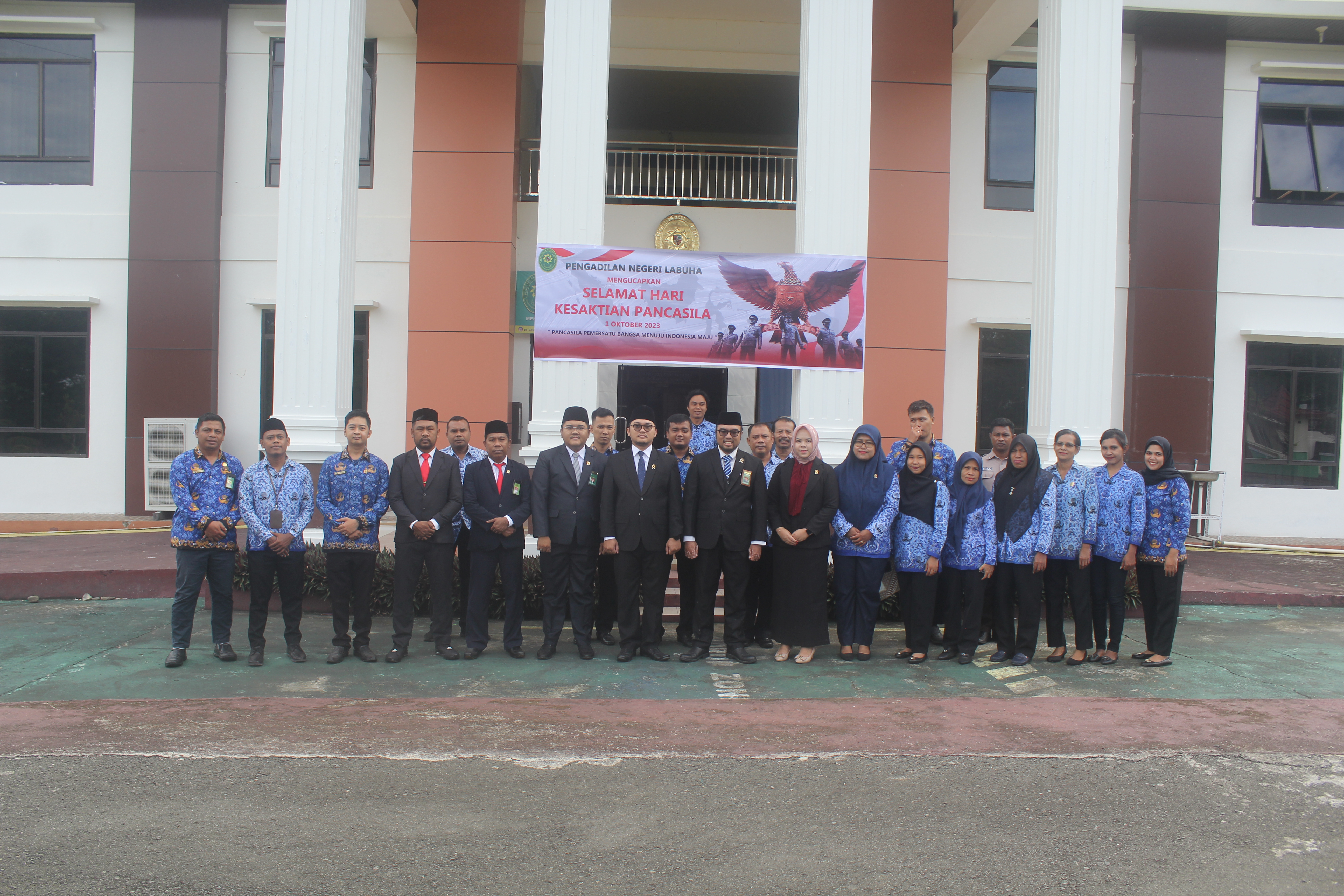 Upacara Bendera Memperingati Hari Kesaktian Pancasila Pada Pengadilan Negeri Labuha