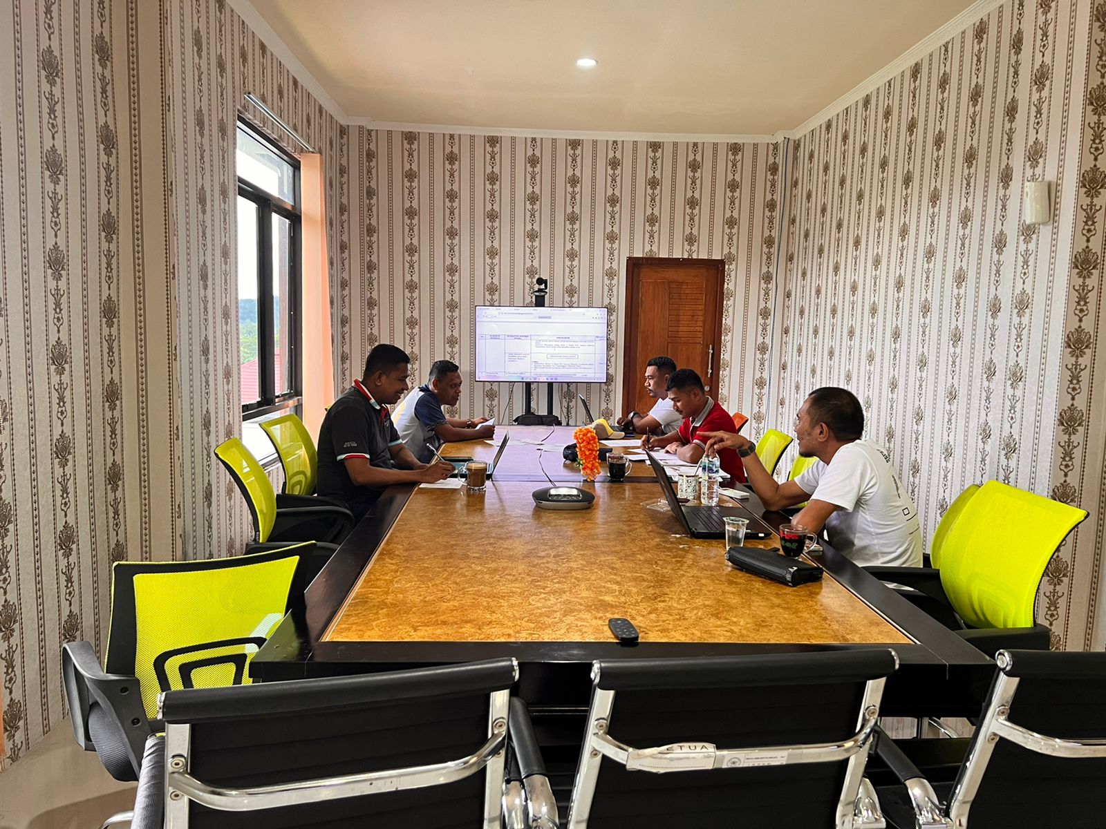 Pengadilan Negeri Labuha Melakukan Penginputan/Update Data Capaian Kinerja Pada Aplikasi E-Sakip