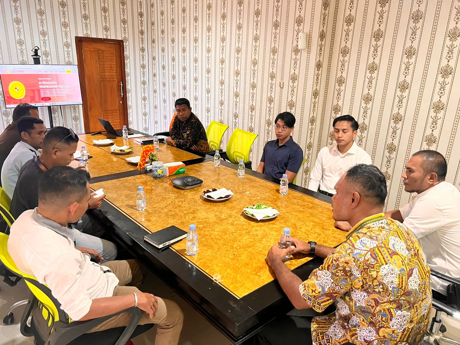 Sosialisasi eksternal  Apliaksi e-Berpadu (Elektronik Berkas Pidana Terpadu) bagi APH (Aparat Penegak Hukum) pada Pengadilan Negeri Labuha