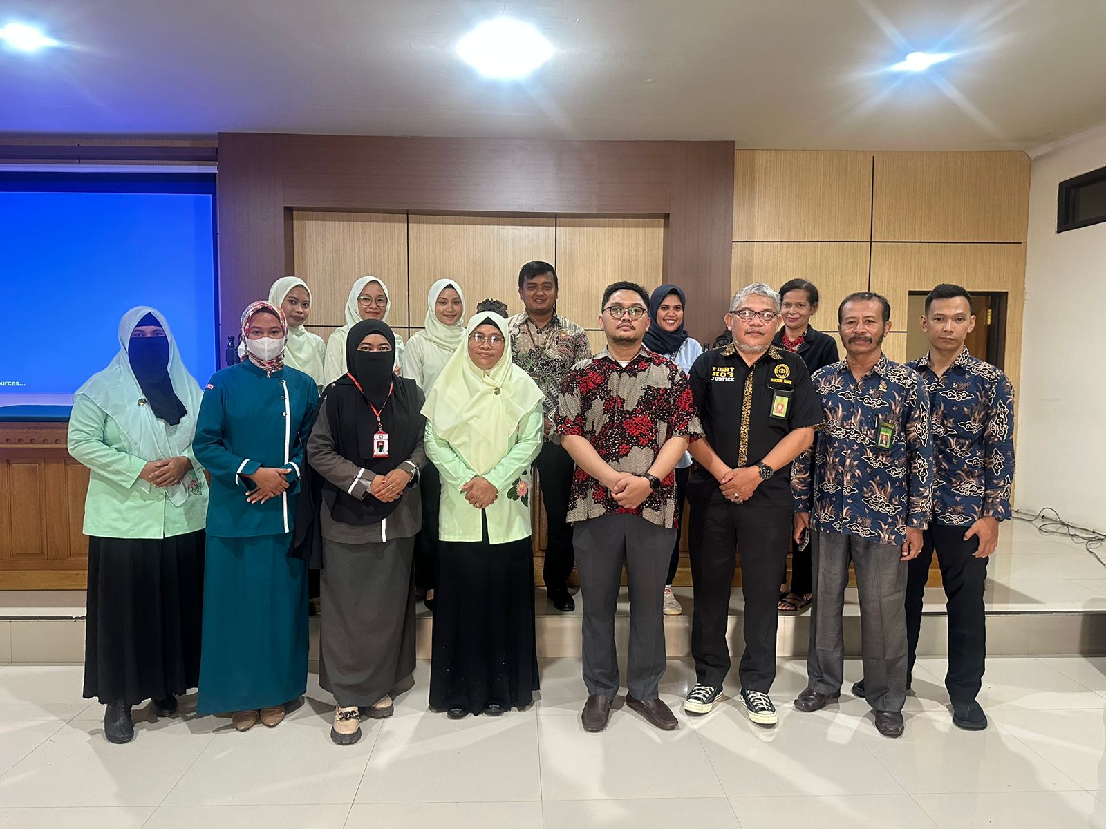 Sosialisasi Langka-Langka Pencegahan Penyakit Tumur dan kanker pada Pengadilan Negeri Labuha