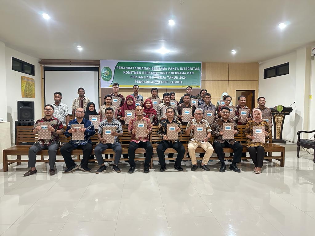 Penandatanganan Bersama Pakta Integritas, Komitmen Bersama, Ikrar Bersama dan Perjanjian Kinerja Tahun 2024 Pada Pengadilan Negeri Labuha