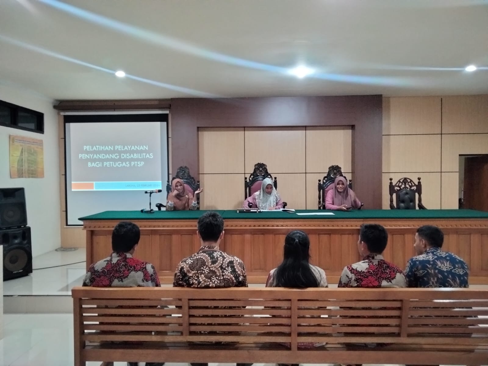 Pelatihan Pelayanan Penyandang Disabilitas Bagi Petugas PTSP Pengadilan Negeri Labuha