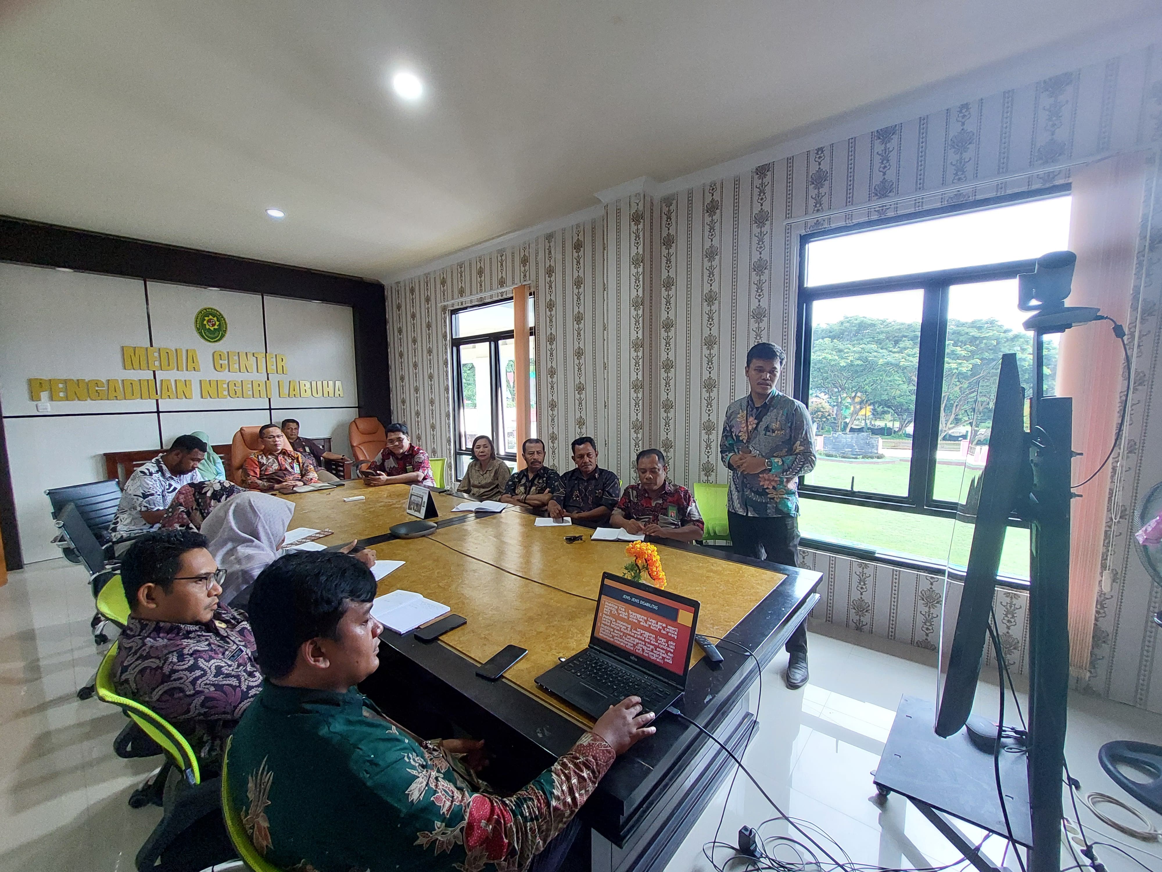 Sosialisasi Pelayanan Layanan Disabilitas Di Pengadilan Negeri Labuha