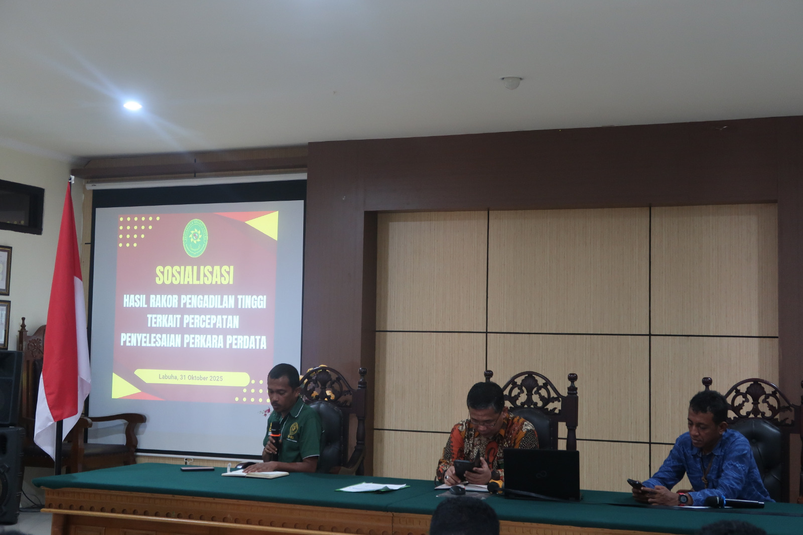 Pengadilan Negeri Labuha Gelar Sosialisasi Hasil Rakor Pengadilan Tinggi Maluku Utara Terkait Percepatan Penyelesaian Perkara Perdata Pengadilan Negeri Labuha Gelar Sosialisasi Hasil Rakor Pengadilan Tinggi Maluku Utara Terkait Percepatan Penyelesaian Perkara Perdata