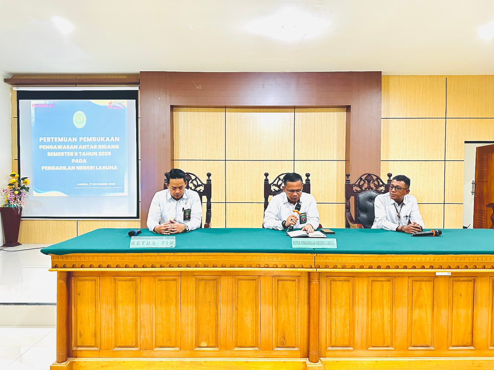 Pertemuan Pembukaan Pengawasan Antar Bidang Semester II Tahun 2025 Pada Pengadilan Negeri Labuha Pertemuan Pembukaan Pengawasan Antar Bidang Semester II Tahun 2025 Pada Pengadilan Negeri Labuha