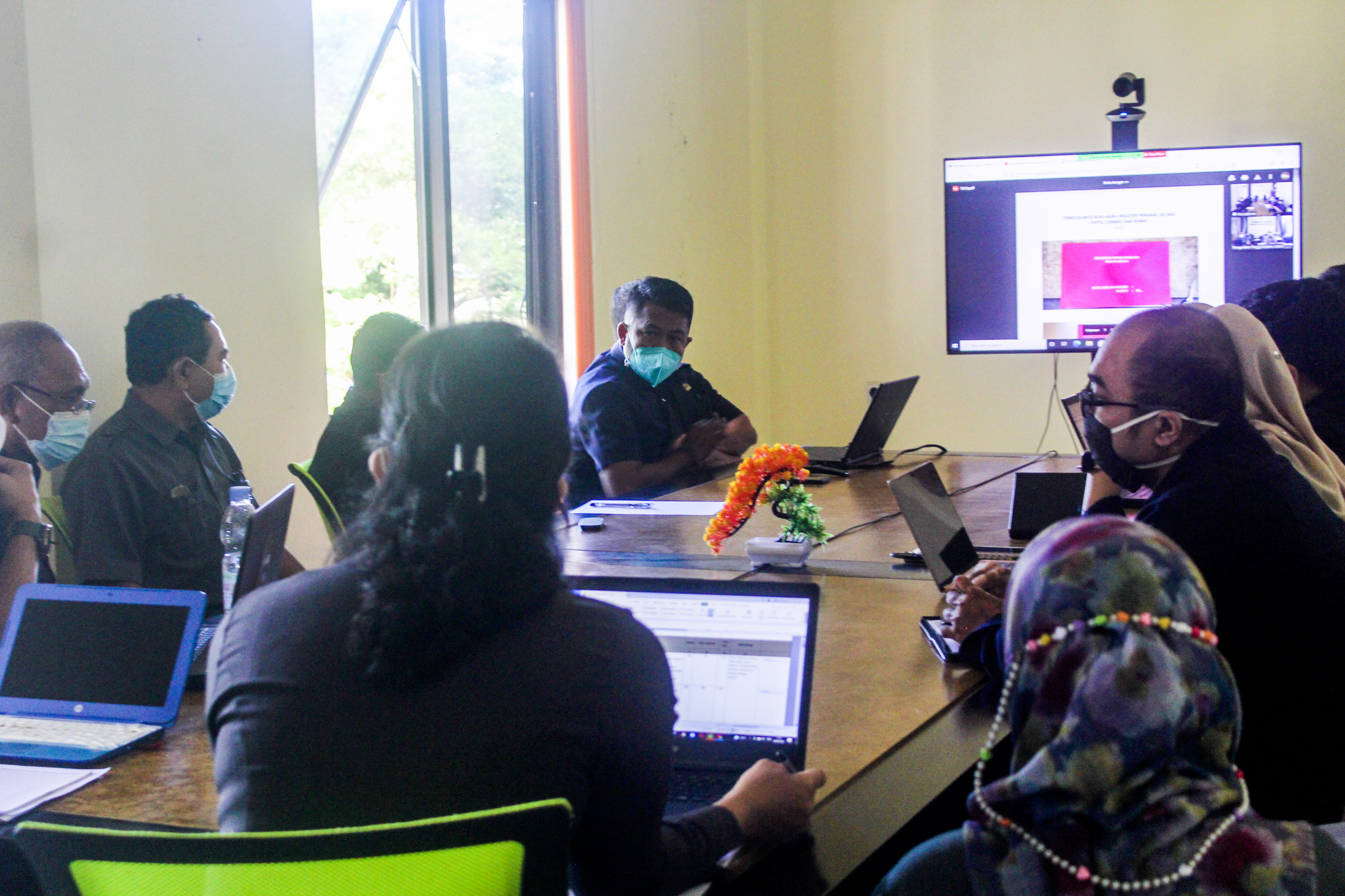 PEMBINAAN DAN PENGAWASAN OLEH PENGADILAN TINGGI MALUKU UTARA KEPADA PENGADILAN NEGERI LABUHA SECARA VIRTUAL PEMBINAAN DAN PENGAWASAN OLEH PENGADILAN TINGGI MALUKU UTARA KEPADA PENGADILAN NEGERI LABUHA SECARA VIRTUAL